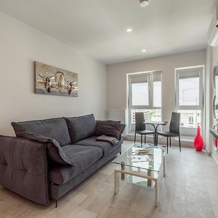 Fancy Penthouse Studio With Lakeview W10 Бухарест Экстерьер фото