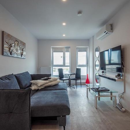 Fancy Penthouse Studio With Lakeview W10 Бухарест Экстерьер фото