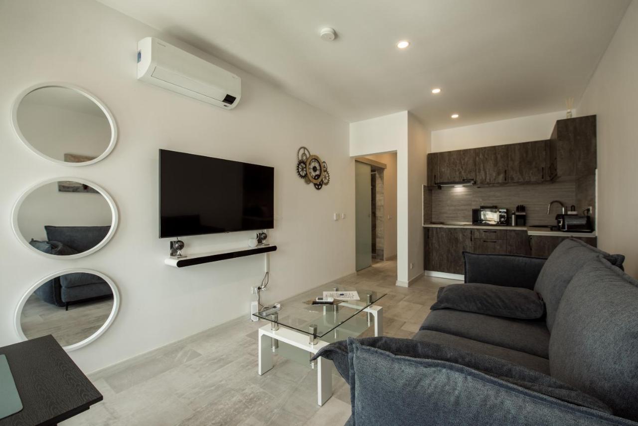 Fancy Penthouse Studio With Lakeview W10 Бухарест Экстерьер фото
